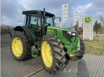 Tractor JOHN DEERE