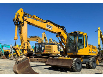 Excavadora de ruedas LIEBHERR A 900