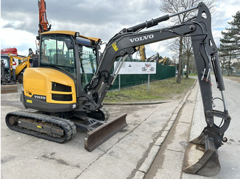 Miniexcavadora VOLVO ECR40