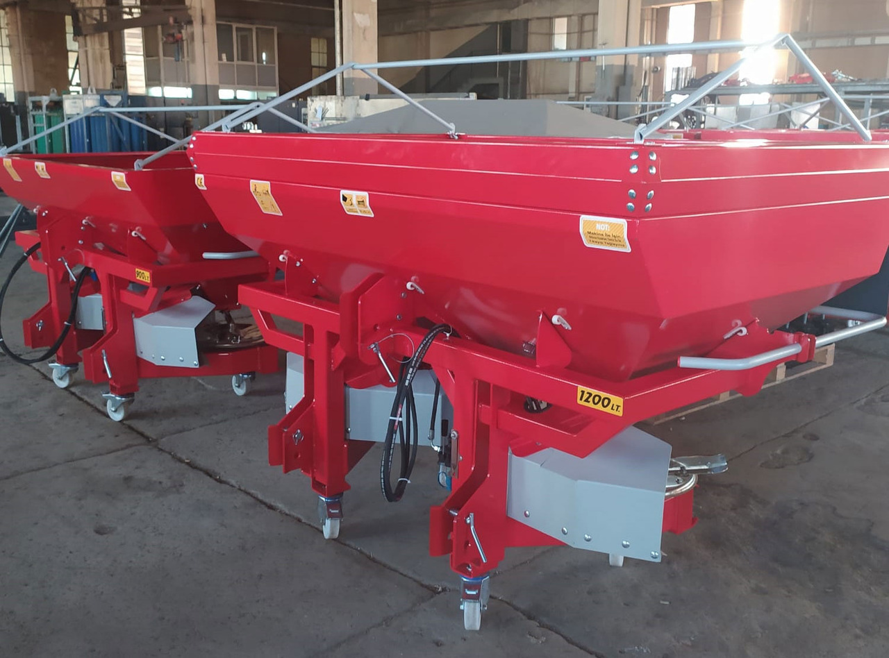 Leasing de SOIL MASTER _MOUNTED TYPE FERTILIZER SPREADER SOIL MASTER _MOUNTED TYPE FERTILIZER SPREADER: foto 3