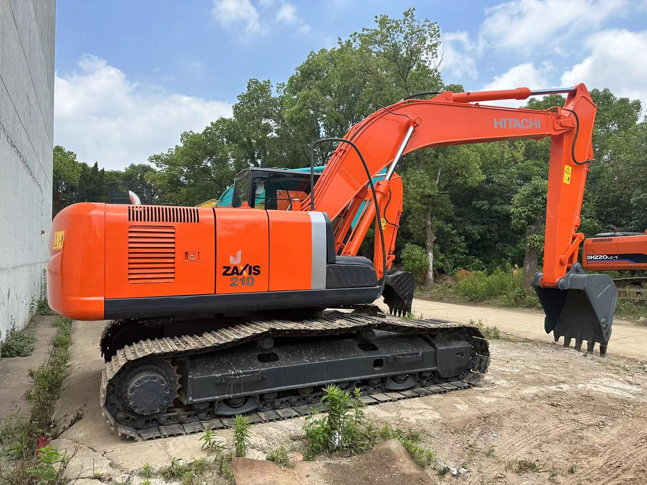 Excavadora de cadenas Used excavator HITACHI ZAX210 21 ton good condition machine on sale: foto 5