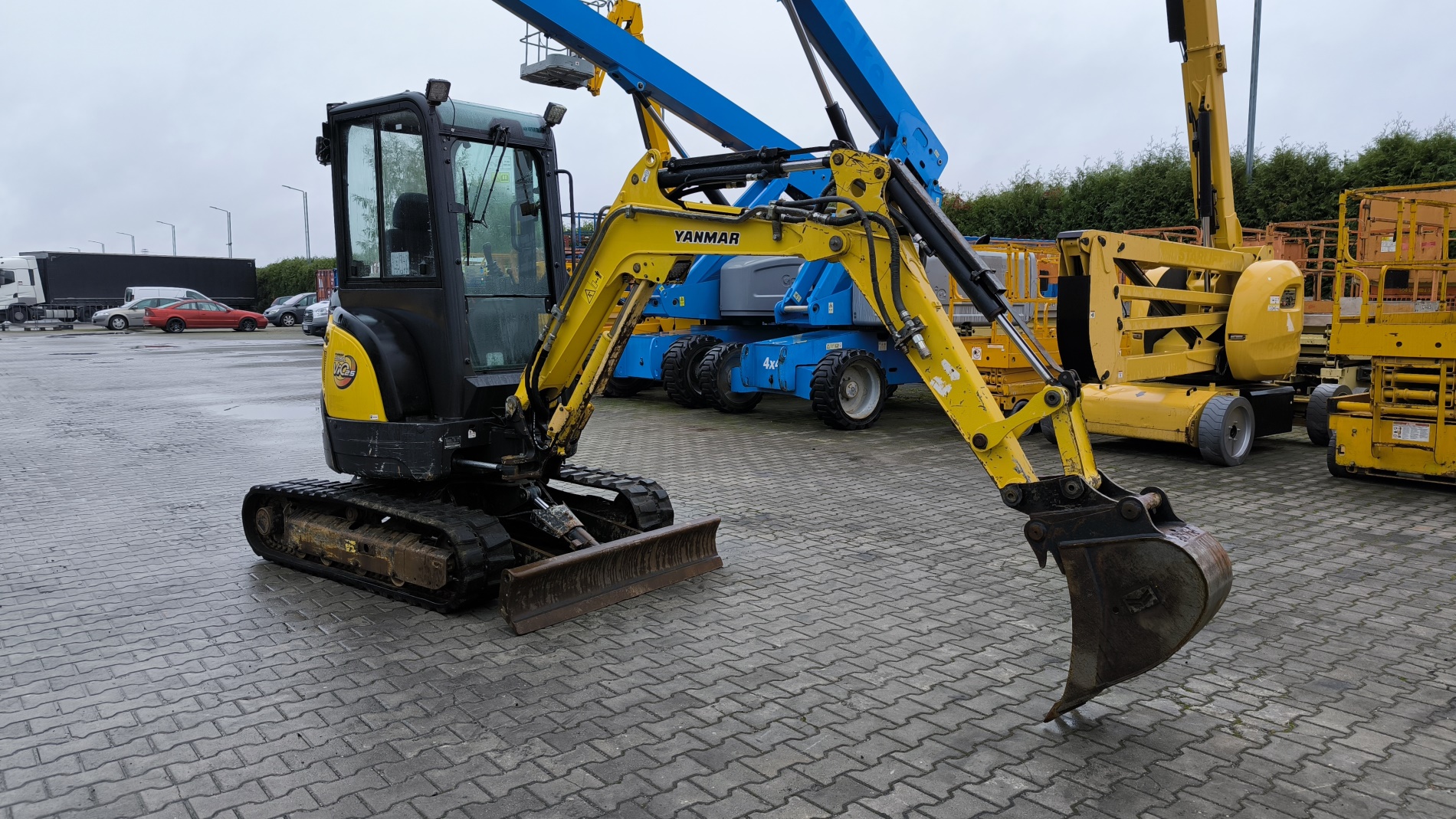 Miniexcavadora YANMAR VIO 25