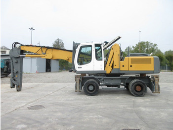 Manipulador de materiales LIEBHERR A 924