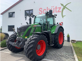 Tractor FENDT 724 Vario