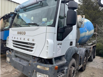 Camión hormigonera Iveco Trakker 410: foto 2