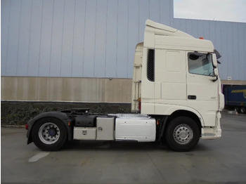 Cabeza tractora DAF XF 440: foto 4