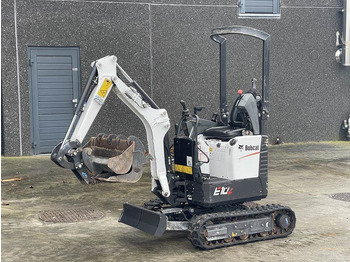 Miniexcavadora BOBCAT E10