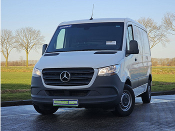 Furgón MERCEDES-BENZ Sprinter 211