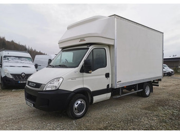 Furgoneta caja cerrada IVECO Daily 35C15