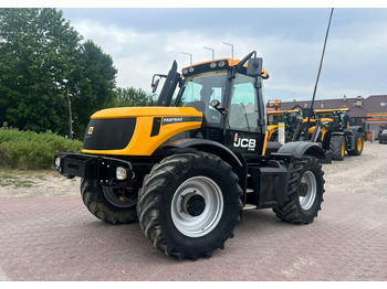 Tractor JCB