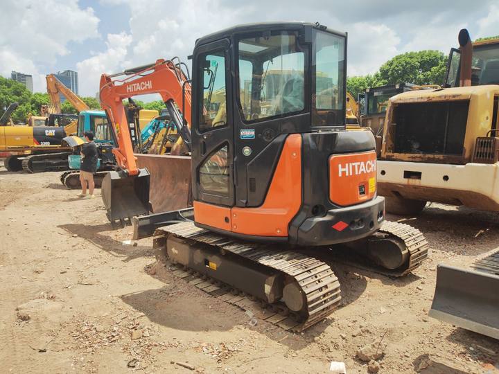 Miniexcavadora HITACHI ZX55