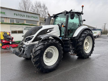 Tractor VALTRA T214