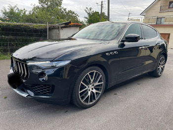 Coche MASERATI