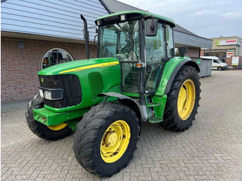 Tractor JOHN DEERE 6220