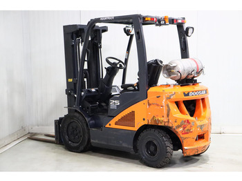 Carretilla elevadora de gas Doosan G25N-7: foto 4