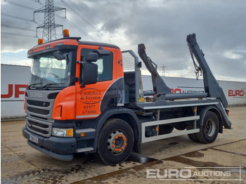 Camión portacontenedor de cadenas SCANIA P 250