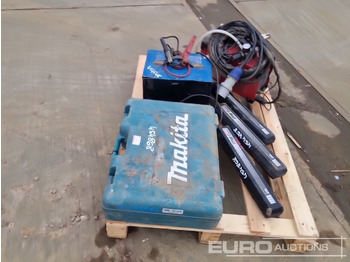 Equipo de construcción Sealey 230Volt Welder, Draper 230Volt Battery Charger/Starter, Makita TW1000 110Volt Impact Wrench, Sealey Micrometer Torqe Wrench (3 of): foto 2