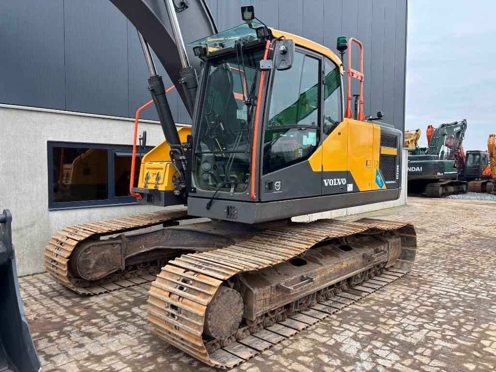 Excavadora de cadenas Volvo EC 220 E - EC220EL GPS & Tiltrotator: foto 29