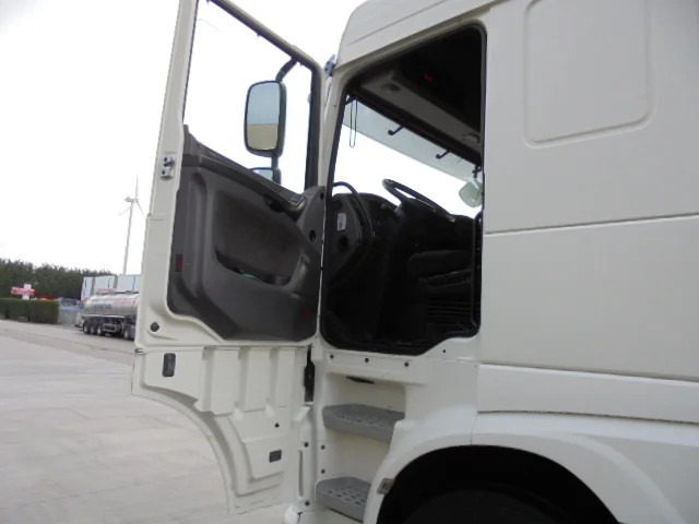 Cabeza tractora DAF XF 440: foto 11