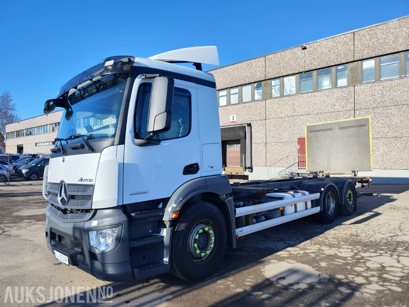 Camión chasis 2017 Mercedes-Benz ANTOS 2535 L container chassis: foto 1