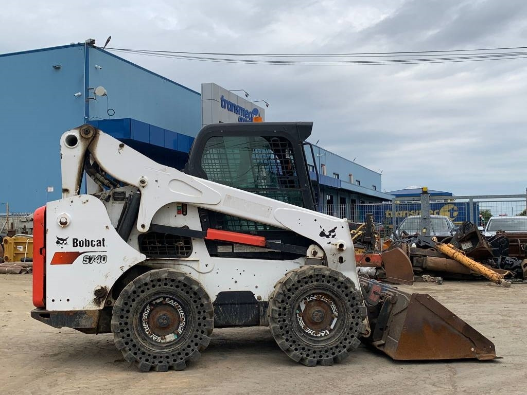 Minicargadora Bobcat S 740: foto 7