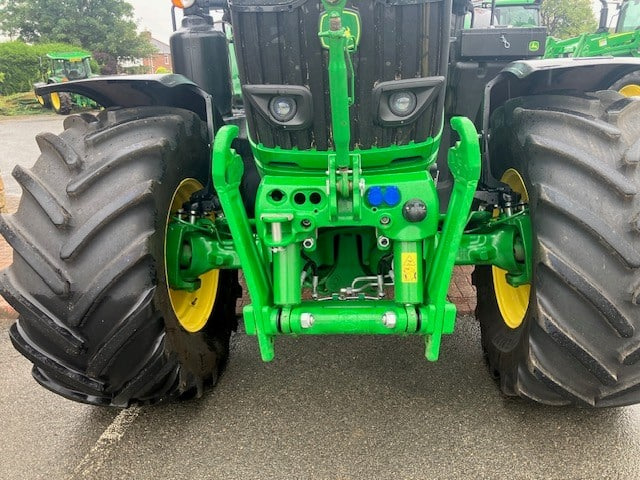 Tractor nuevo John Deere 6215R: foto 15