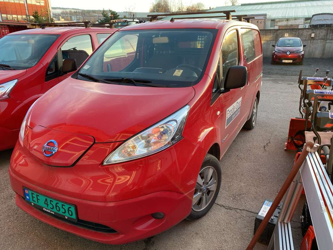 Furgoneta pequeña, Furgoneta eléctrica Nissan NV200 Varebil (eu-godkjent ): foto 1