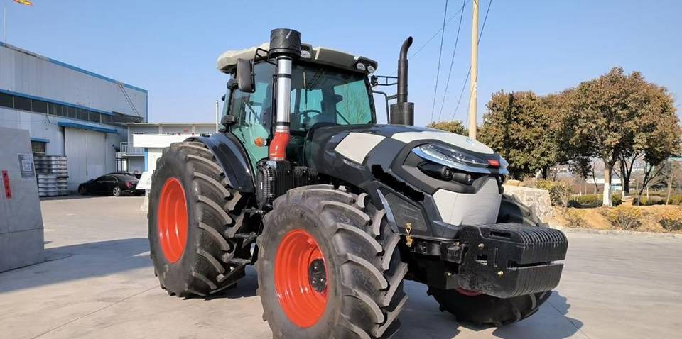 Tractor nuevo NEW MAXUS 260 HP 4x4 Tractor Warranty up to 10 YEARS НОВИЙ MAXUS 260 К.с. Трактор 4x4 Гарантія до 10 РОКІВ NOWY MAXUS 260 KM Ciągnik 4x4 Gwarancja do 10 LAT: foto 7