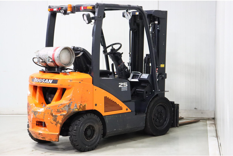 Carretilla elevadora de gas Doosan G25N-7: foto 6