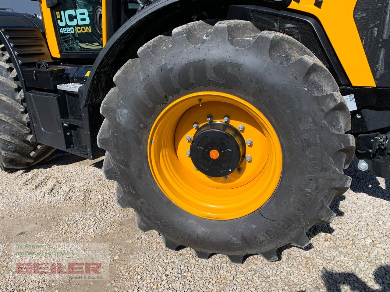 Tractor nuevo JCB Fastrac 4220 ICON + Frontlader Q7S: foto 9