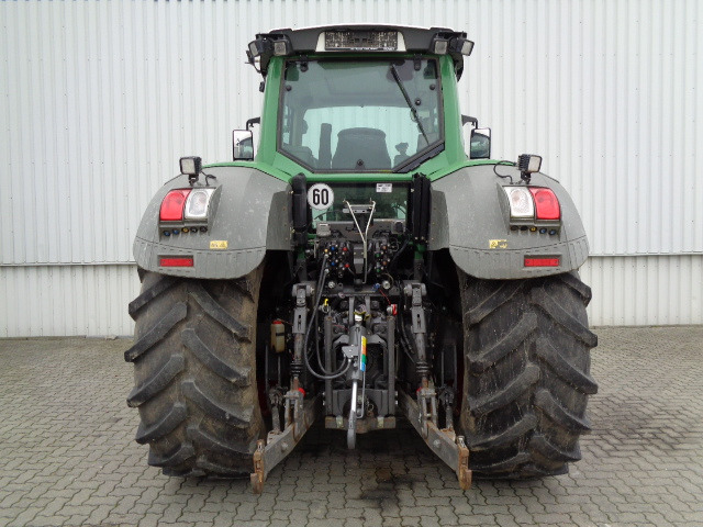 Tractor Fendt 824 Vario S4 ProfiPlus: foto 16