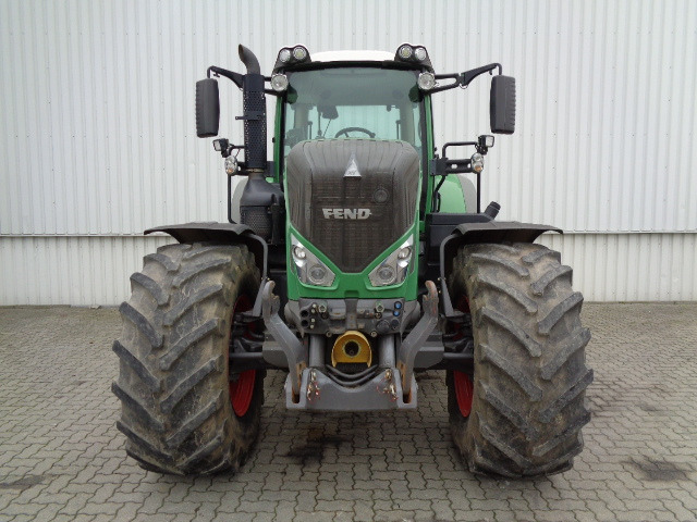 Tractor Fendt 824 Vario S4 ProfiPlus: foto 17