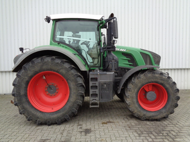 Tractor Fendt 824 Vario S4 ProfiPlus: foto 18