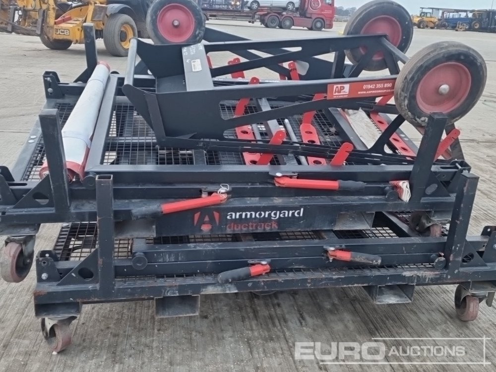 Equipo de construcción Armorgard Wheeled Pipe Racking (4 of), Spool Cart (2 of),: foto 21