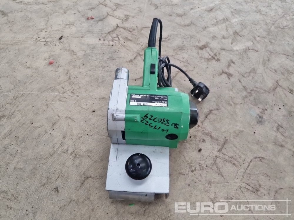 Equipo de construcción Hitachi SB-10 240 Volt Belt Sander: foto 8