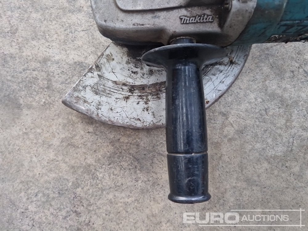 Equipo de construcción Makita 9069 110 Volt 9" Angle Grinder: foto 10